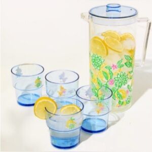 NWT LILLY PULITZER GWP PITCHER AND CUP SET MAKE LEMONADE PITCHER 4 CUPS